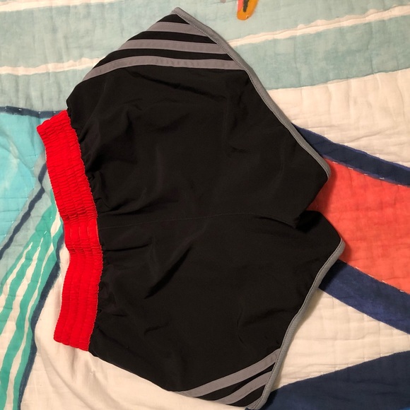 Adidas running shorts - Picture 3 of 5